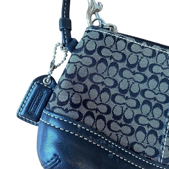 coach wristlet black/dark gray leather and fabric used good condition - Picture 2 of 10
